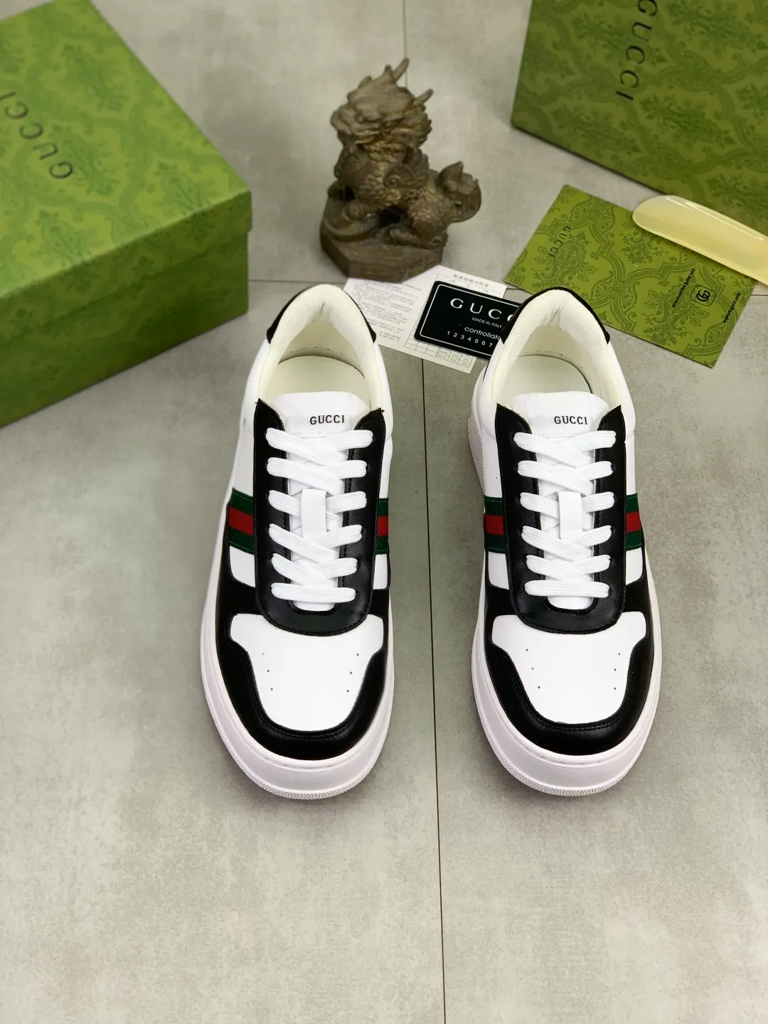 Men's shoes 💰P400💰【New model】 🆘 The latest model from Gucci official website 🎁 Classic casual and fashionable men's shoes 👟 Hot model 💥 Simple and elegant style, exclusive for trendy men. Unique latest brand elements from the official website 👑 Original Gucci decoration, fashionable and generous, made of original soft calfskin fabric ➕ Comfortable soft pigskin lining ✅Wear-resistant rubber outsole specified on the official website_Full elasticity, classic model taken in real life🎬Color: 5️⃣colors available😍Number: 38-44 (45 46 customized)